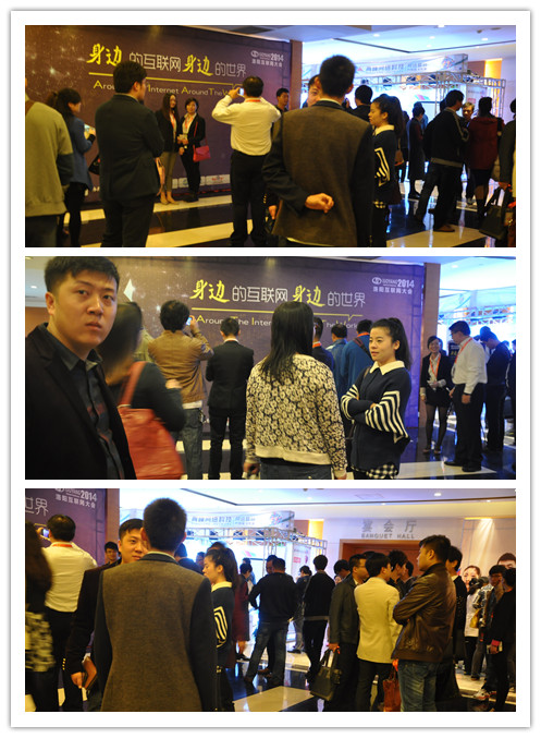 人頭攢動，大家開心的在簽名版下合影